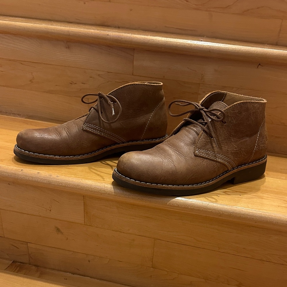 Women’s Roots Tan Brown Leather Chukka Boots. Size 7